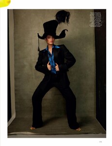 Harpers Bazaar Espana 04.2022es-page-005.jpg