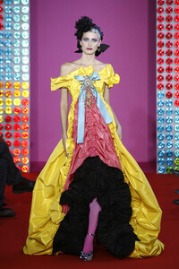 538446384_ChristianLacroix2008HauteCouture239.thumb.jpg.41f55650072ef3aa400ea759ef7c5f22.jpg