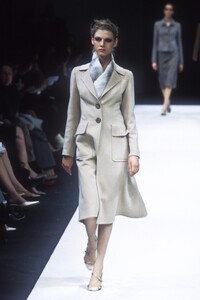 589893218_Cerruti2000WomenRTW55.thumb.jpg.f7648194b71bbb5bf32c51a419e08328.jpg