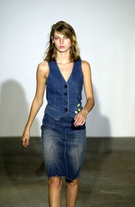 607382981_MarcbyMarcJacobs2001WomenRTW35.thumb.jpg.1cffd707c395f6100867ac0d544bef89.jpg