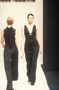 647634959_PacoRabanne1996WomenRTW79.thumb.jpg.dccf883d116fa87db23d4fb72152aac7.jpg