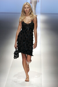 682555812_PacoRabanne2005WomenRTW73.thumb.jpg.67dbfad1e78dfb3eb83cd2bd889d2cbf.jpg