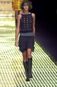 690142372_VersusbyDonatella2001WomenRTW68.thumb.jpg.48f835ecceed5d0552b5ba05e08b689e.jpg