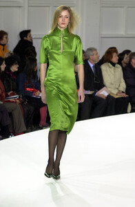 703627694_DriesVanNoten2001WomenRTW69.thumb.jpg.265a4f135652726d0b8fa74e7cc49efb.jpg