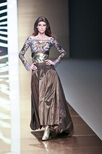 707859301_Valentino2002WomenRTW92.thumb.jpg.51e1431bc0ed4304bb245f3147cfa5fa.jpg