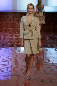 764991787_Valentino2005WomenRTW62.thumb.jpg.7022b1bdfb112b458181995720f7903f.jpg