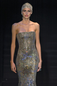 794352401_GiorgioArmaniPrive2005HauteCouture142SS.thumb.jpg.b59c1f632bc97b8136577727b0a3a6c0.jpg