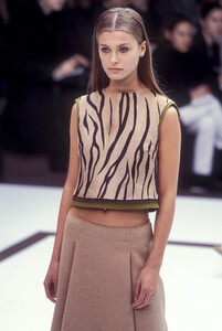 82635794_AlbertaFerretti1999WomenRTW24.thumb.jpg.2bd77785631d2c242b749f59eb546a46.jpg