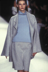 832772410_RalphLaurenFall19994.thumb.jpg.169a7acb98cf93321a1baf547cf6c0a6.jpg