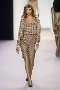 859164310_Missoni2000WomenRTW9.thumb.jpg.873876c7b82ab10bbae3e51b912beb4f.jpg