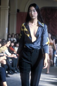 867194823_IsabelMarant1996WomenRTW9.thumb.jpg.ea744227786d3ce7f4cc7880a4edeb39.jpg