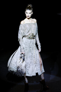 880533043_Valentino2002HauteCouture58.thumb.jpg.d1f1756610b2531a92757fc19263db75.jpg