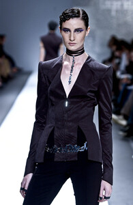 940649431_KarlLagerfeld2002WomenRTW28.thumb.jpg.d6ade8d9a32f8842b157ed4b8d5f9e8f.jpg