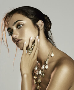 1540929551-a696b78bb79ff3640f1082d69005c527.jpg lexi bhardwaj.jpg