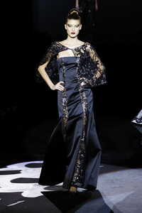 964343190_Valentino2002HauteCouture117.thumb.jpg.13589f21fcad86299661f03c8af1ae90.jpg