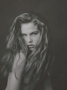ANNA-G-Blow-Models1.jpg