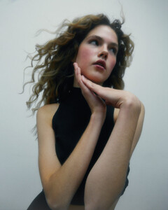 ANNA-G-Blow-Models8-768x960.jpg