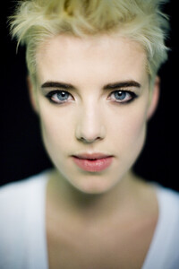 Agyness-Deyn-Grazia-magazine-2008-008.jpg