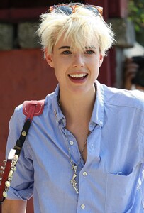 AgynessDeyn2.jpg