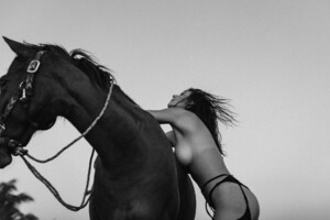 Alejandra-Guilmant-by-Andy-Noel-Teagan-Butler-4.thumb.jpg.aa3f44b241c96250c9ba9cf36c79aeaf.jpg