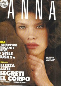 AnnaIT1989no41coverValentina.thumb.jpg.cdae7877ba67c8ba5a9050c2013852df.jpg