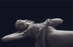 Anu_Koski_by_Ville_Varumo_Naked_Ambition_Razo-1.thumb.jpg.d9f2770614886332a46e8ebd652564cc.jpg