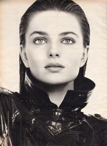 EsteeLauderTimeZoneAdCpDe0390a.thumb.jpg.60e8828b349077bf3ef80997288f4e12.jpg