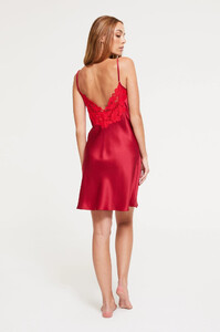 GVN301-Crimson_4_2048x.jpg