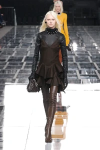 Givenchy-RTW-F22-GG-29.thumb.webp.13872e54a7446e70faf829b65b4c47b9.webp