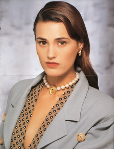 GrosseBijoux90c.thumb.jpg.5d904f3011985ace94f43bf83d6589d1.jpg