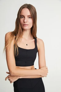 LE_ORE_LOK00149_LOK00147_BLACK_TOP_BOTTOM_1019.webp