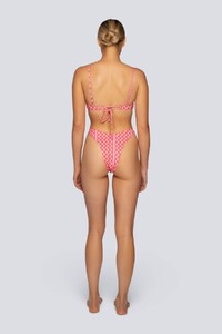 Lahana_romeo_pink_wave_back_1_5000x.jpg
