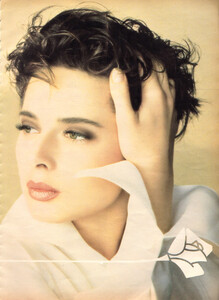 LancomeMaquiEclatAdCpDe0390b.thumb.jpg.ecfdb482e1128b8a53067c180a334262.jpg