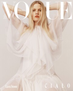 Lara-Stone-Vogue-Poland-March-202211-scaled.jpg