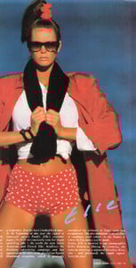 LookNowUK0787Elle.thumb.jpg.7dba83934165c55c657bd77025783397.jpg