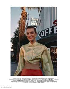 Madame_4.22_de-page-013.jpg