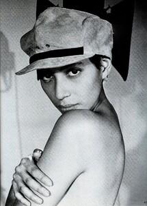 MarieClaire1990May041.thumb.jpg.5ef93607baa5a2436f08ee6f0846e17b.jpg