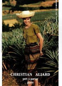MarieClaire1990May047.thumb.jpg.15b13353ab2ad3092d065c601f48c0c9.jpg