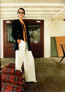 MarieClaire1990May095.thumb.jpg.81351a176f5cb43d9b1da3f5e7118530.jpg