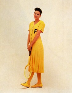 MarieClaire1990May098.thumb.jpg.108f58e5c70caabfd0fc7e7f0e9cb197.jpg