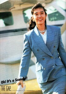 MarieClaire1990May117.thumb.jpg.086f01007124a4235aca34a639075507.jpg