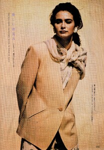 MarieClaire1990May124.thumb.jpg.dabc79d90ad612f42ef23eb8086f5ced.jpg