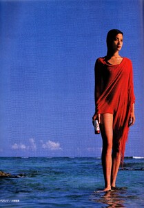 MarieClaire1992AUG071.thumb.jpg.e780373e3bf8dd1c368164366cc0abfa.jpg