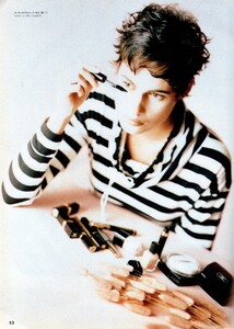 MarieClaireJ1990Sept039.thumb.jpg.9d18b1dc392ebaae740c4dd10367a6b8.jpg