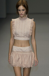 Miu_Miu_Spring_2002_X7EkpRwfFe8x.thumb.jpg.9c9f3d55380ad74b08b25c32a7fad32c.jpg