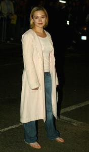 Sophia-Myles-Feet-123598.jpg