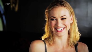 Yvonne_Strahovski_complx14_00_00_24_04_11.jpg