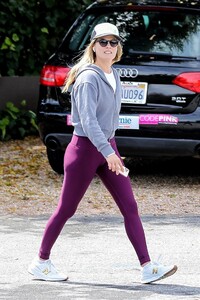 ali-larter-in-spandex-out-in-brentwood-04-08-2020-11.jpg