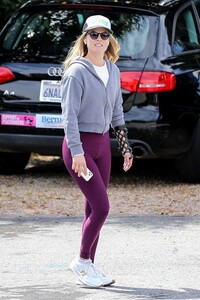 ali-larter-in-spandex-out-in-brentwood-04-08-2020-5.jpg