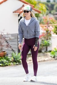 ali-larter-in-spandex-out-in-brentwood-04-08-2020-9.jpg